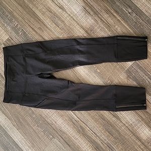 Lululemon Petal Camo Embossed Black Rebel Runner Crop Size 4